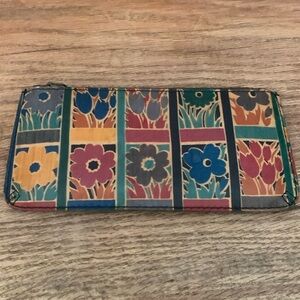 Patricia Nash zippered wallet style